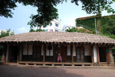 이중섭 미술관과 그가 살던 초가집에서