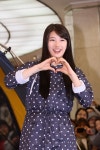 [포토] 미쓰에이 수지 팬 여러분 향해 하트 발사