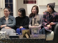 세 여성과 한 남자 사이의 유쾌한 스캔들, 연극 뉴 보잉보잉 1탄