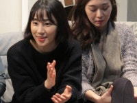 세 여성과 한 남자 사이의 유쾌한 스캔들, 연극 뉴 보잉보잉 1탄