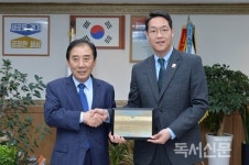 [책 읽는 대한민국] 서울미디어그룹, 포천시에 도서 500여권 기증