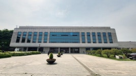 수원시립선경도서관 박미영 관장 사람과 사람을 연결해주는 공간이 곧 도서관입니다