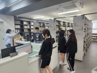 학교 안에 핫플 있다? 지식문화복합공간으로 재탄생한 중학교 도서관