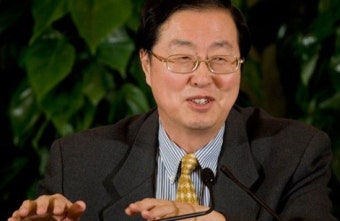 '미국을 꽉 쥐고있는' 중국인 부부 화제
