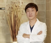 [인터뷰] 라비앙성형외과 정재영 원장 안면윤곽 재수술을 상담하면서
