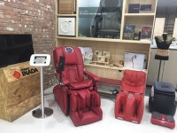 현대보안월드, 이나다훼미리 안마의자 정보제공용 태블릿거치대 설치