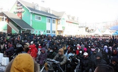 ‘밥퍼’ 다일공동체 거리성탄예배, 노숙자 2,500명 운집