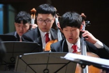 가수 더원, 하트하트오케스트라 자선음악회 참여