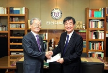 용광교회 전주석 원로목사, 한신대에 장학금 1억 원 쾌척