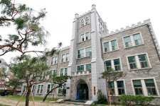 감리교신학대학교 교수, 논문 지도 여학생 성추행 의혹