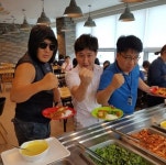 “환자와 의리” 김보성, 인천 대찬병원 깜짝 방문