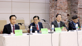 “힘 없고 약한 사람들 고통 줄이는 데 앞장서자”
