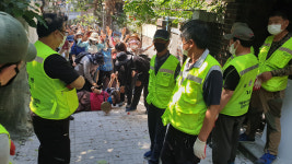 사랑제일교회 3시간 강경 대치 끝에 2차 강제 철거 무산