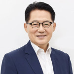 박지원 국정원장, “교회 간다” SNS 글에 ‘셀프 동선 공개’ 논란