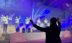 “교회, 하나님께서 주신 은혜 이웃에 흘려보내야”