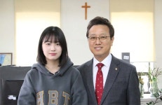 여의도순복음교회, 심폐소생술로 생명 구한 여학생 3명 격려
