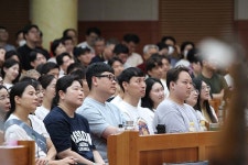 치유와 간증 넘친 하늘숲교회 비전 컨퍼런스