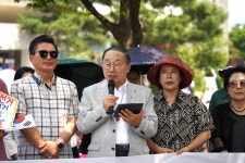 올림픽공원 찾은 원성웅 전 서울연회 감독 “2030의 항거 자랑스러워”