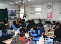 스카이프 무료 영상통화, 공요육에 도입