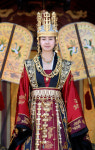  덕만 1800만원 의상 입고 여왕 등극