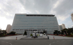 [포토] 먹구름 드리운 부산지검