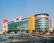 이마트와 피자전쟁…롯데마트 1cm 더큰 피자 출시