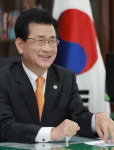[민선5기 광역단체장⑧]이시종 충북지사 “과학벨트, ‘생명과 태양의 땅 충북’ 건설에 큰힘 될 것”