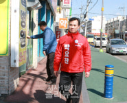 [4.11총선 포토] 박요찬 후보 ‘나 홀로 유세’