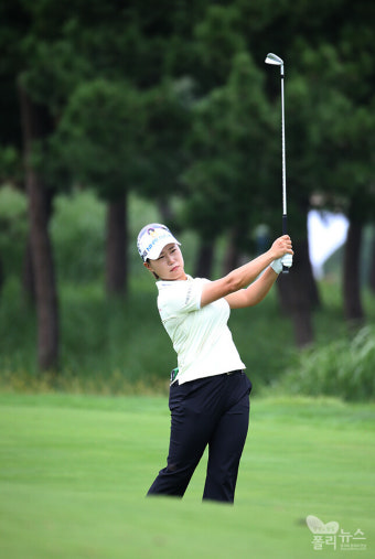 [KLPGA] 정윤지, '홀컵을 향해 컨트롤 샷'