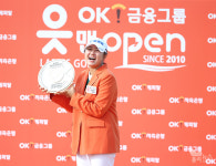 [KLPGA] 마다솜, 우승이 처음이라 포즈가 힘들어요~