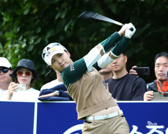 [KLPGA 화보] 이예원, 우승 예약하는 18m '이글 퍼트'  생애 첫 메이저 우승과 시즌 3승 눈앞