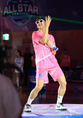 [WKBL 올스타전] 김단비, '시선 사로잡는 섹시 댄스'