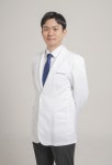 [의학 칼럼] 시도 때도 없이 붉어지는 주사피부염, 면역 개선 필요