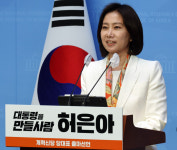 허은아 스토브리그 이끌 당대표 될 것···전대 과열에는 자중 주문