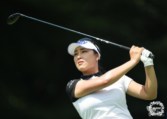 [KLPGA] 윤이나, '제수삼다수 마스터스' 이틀 연속 선두.. '시즌 첫 승 도전'