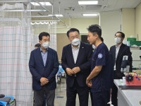 구복규 화순군수, 24시간 응급실운영 병원 격려
