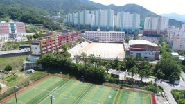 홍택정 문명중고등학교 이사장을 만났다