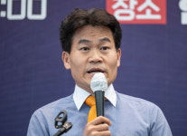 [21대 대선] 김문수 캠프, 맹윤·반탄 대거 합류…전한길 유튜브도 출연 반탄 결집