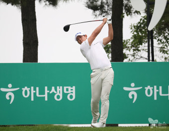 [KPGA] 티샷하는 신용구