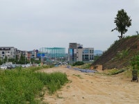 천안시, 성정5구역 진입로, 시민은 있는데 인도는 없다