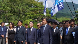부산 찾은 조국 