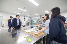 정헌율 익산시장, 국가식품클러스터 현장 점검…푸드테크 산업 속도
