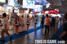 ‘인산인해’ 도쿄게임쇼 일반공개 첫날 표정