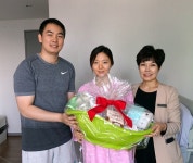 송파고은빛산부인과, 2020년 경자년 새해둥이에게 선물 전달