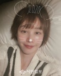 김성령 잠이 안 오쥐. 난 먹쥐. 늘 먹쥐...54살 믿기지 않는 동안 미모