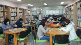 성북구 월곡1동 새마을 문고회, 마스크 줄 제작해 지역내 저소득 노인에게 전달