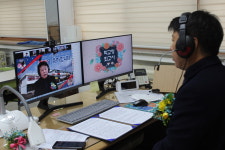 溫라인 졸업식··· 모니터 통해 회고사