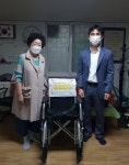 백석1동, 관내 경로당에 휠체어 지원