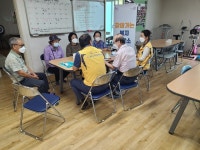 덕양구 창릉동, 22단지 경로당에서 여덟 번째 찾아가는 복지상담 진행