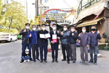 유영주 양천구의원, 오목중앙시장 상인회에게 감사패 전달 받아